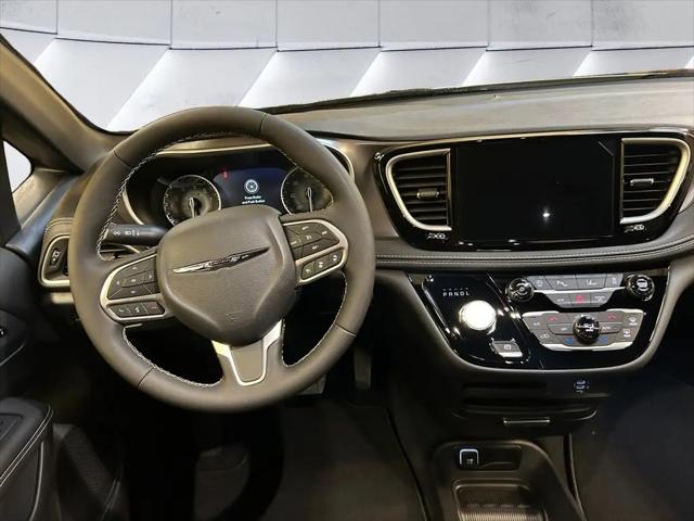 2026 Chrysler Pacifica Select AWD