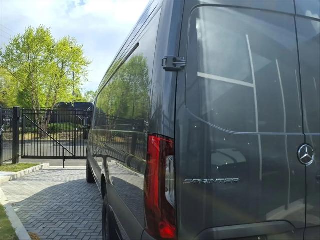 2025 Mercedes-Benz Sprinter 2500 High Roof 4-Cyl Diesel HO