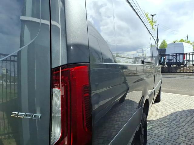 2025 Mercedes-Benz Sprinter 2500 High Roof 4-Cyl Diesel HO