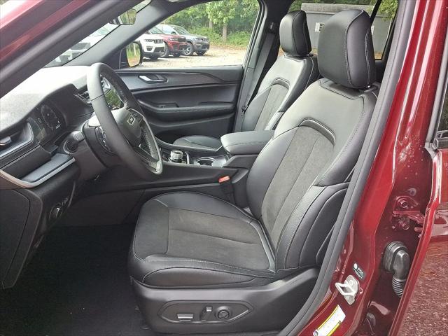 2025 Jeep Grand Cherokee Altitude X 4x4