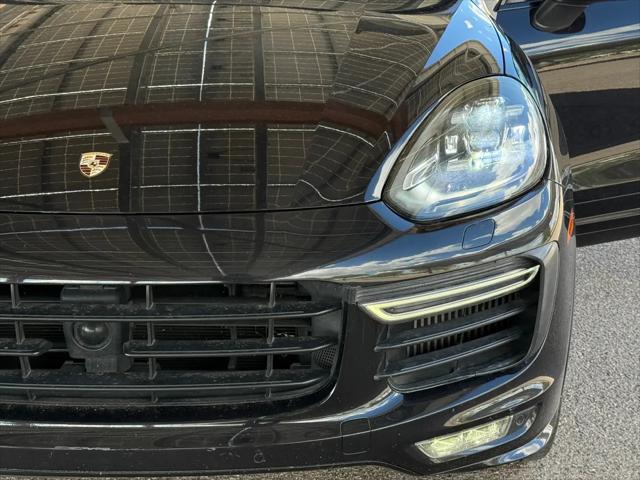 2016 Porsche Cayenne GTS