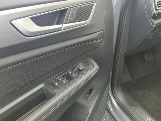 2026 Volkswagen Atlas Cross Sport SE with Technology