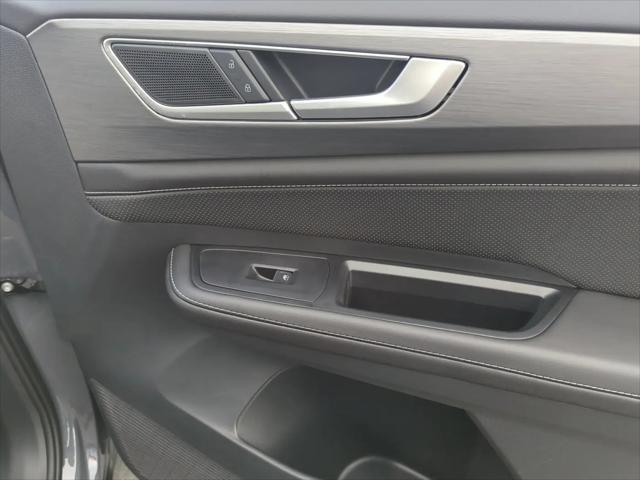 2026 Volkswagen Atlas Cross Sport SE with Technology