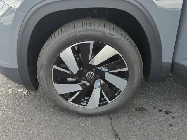 2026 Volkswagen Atlas Cross Sport SE with Technology
