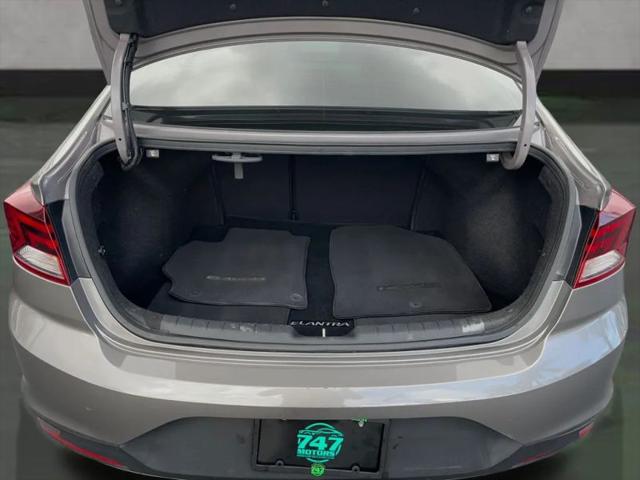 2020 Hyundai Elantra SE