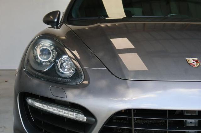 2013 Porsche Cayenne GTS