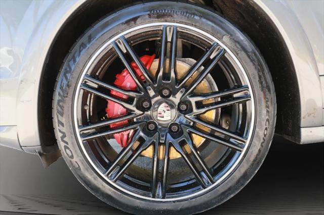2013 Porsche Cayenne GTS
