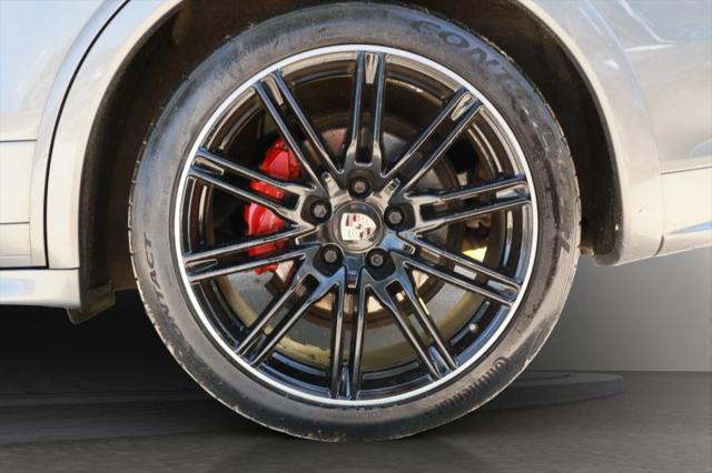2013 Porsche Cayenne GTS