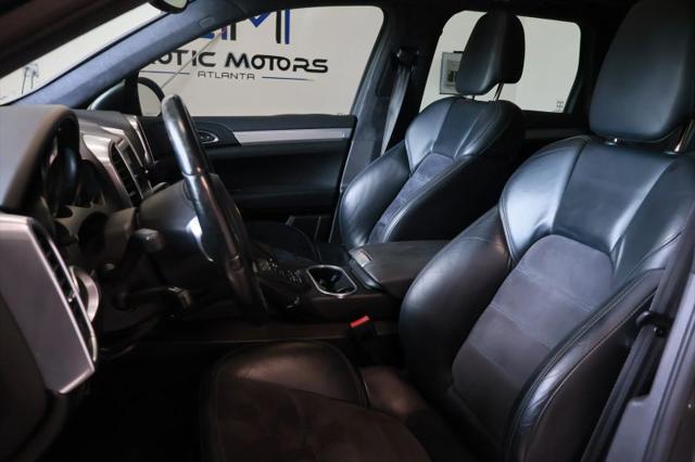 2013 Porsche Cayenne GTS