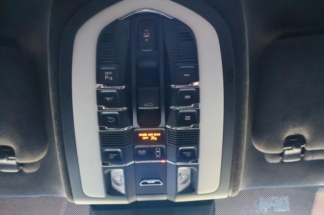 2013 Porsche Cayenne GTS