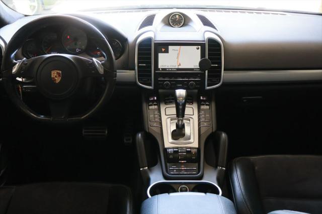 2013 Porsche Cayenne GTS