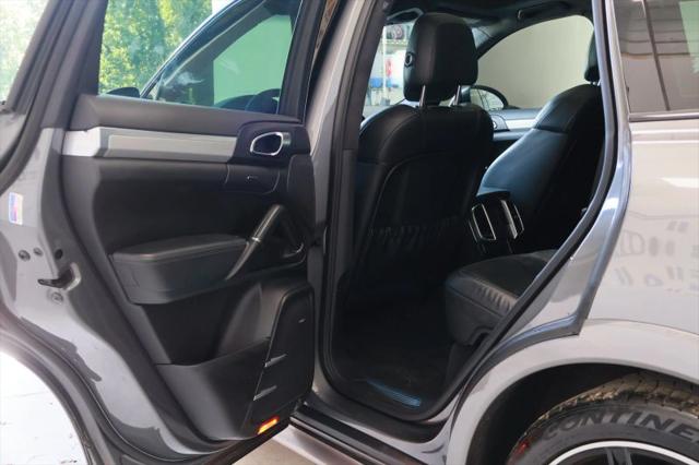 2013 Porsche Cayenne GTS