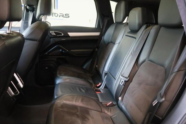 2013 Porsche Cayenne GTS