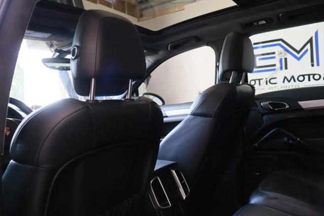 2013 Porsche Cayenne GTS