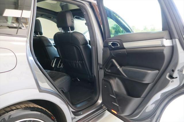 2013 Porsche Cayenne GTS