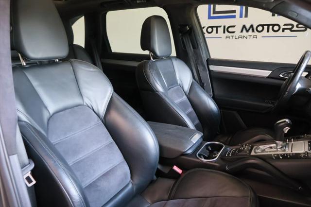 2013 Porsche Cayenne GTS