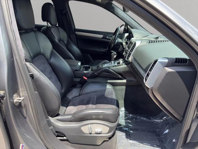 2013 Porsche Cayenne GTS