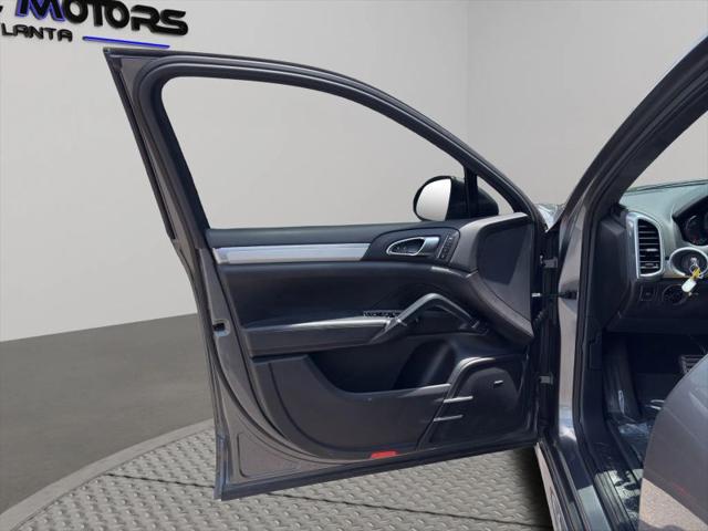 2013 Porsche Cayenne GTS