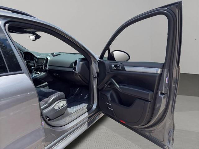 2013 Porsche Cayenne GTS