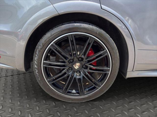 2013 Porsche Cayenne GTS