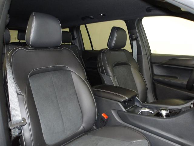 2025 Jeep Grand Cherokee L Altitude 4x4