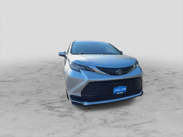 2023 Toyota Sienna LE 2023 Toyota Sienna LE