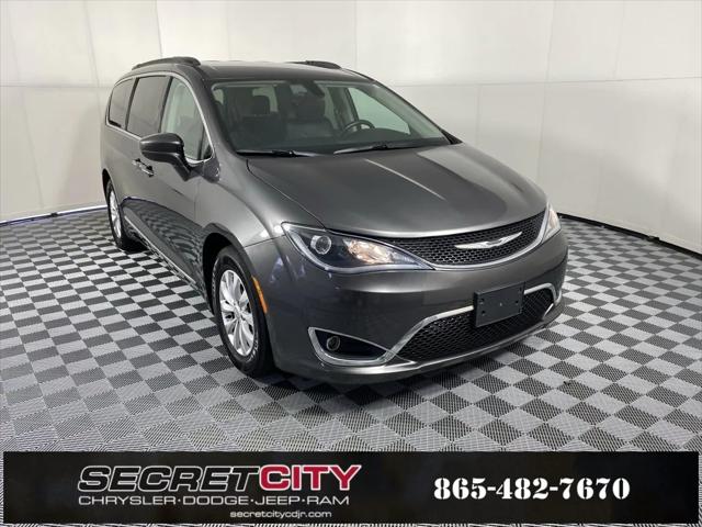 2017 Chrysler Pacifica Touring-L 2017 Chrysler Pacifica Touring-L
