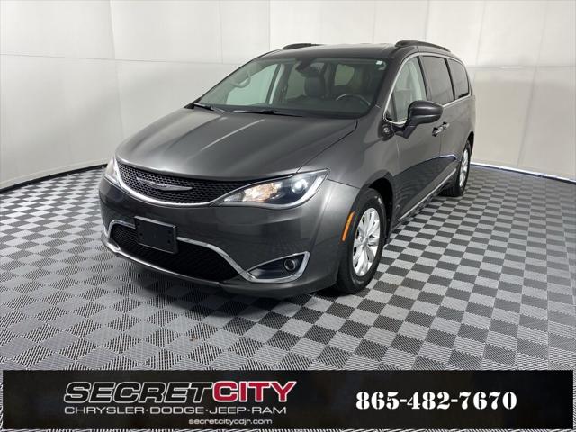 2017 Chrysler Pacifica Touring-L 2017 Chrysler Pacifica Touring-L