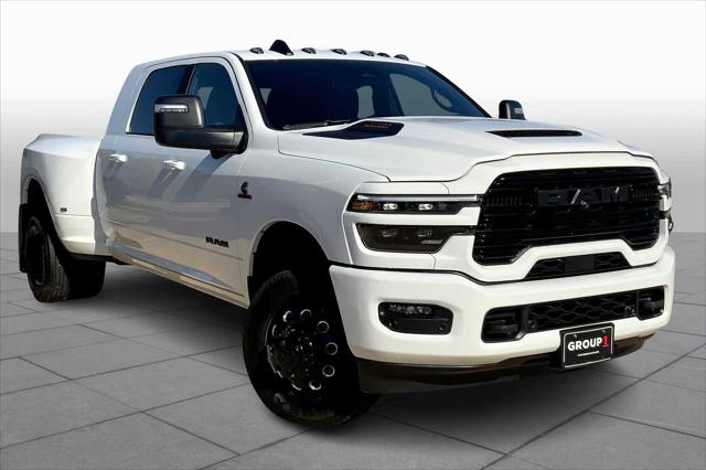 2025 RAM Ram 3500 RAM 3500 LARAMIE MEGA CAB 4X4 64 BOX
