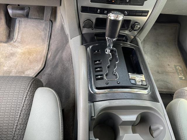 2007 Jeep Commander Sport