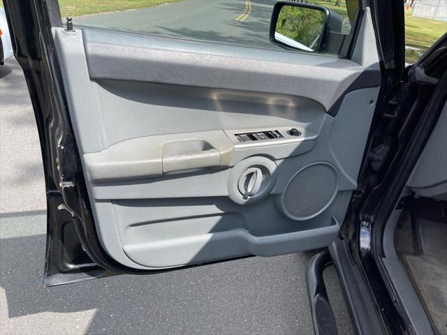 2007 Jeep Commander Sport