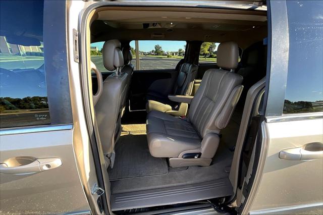 Used 2012 Chrysler Town & Country For Sale in Olive Branch, MS