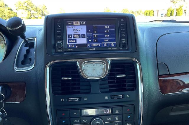 Used 2012 Chrysler Town & Country For Sale in Olive Branch, MS