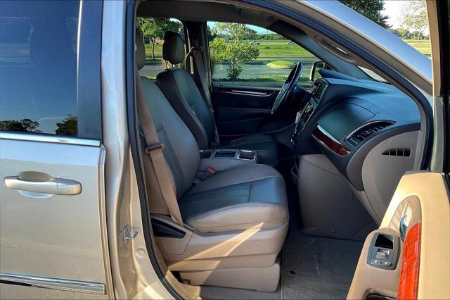 Used 2012 Chrysler Town & Country For Sale in Olive Branch, MS