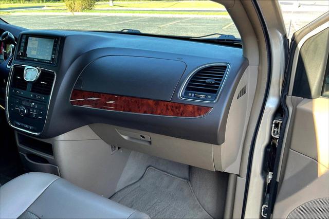 Used 2012 Chrysler Town & Country For Sale in Olive Branch, MS