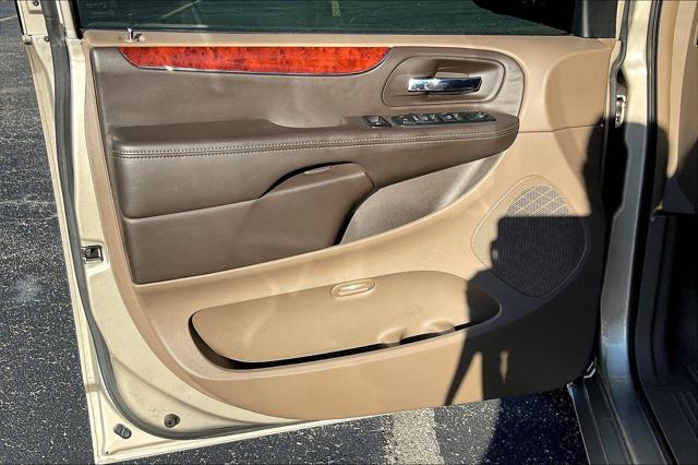 Used 2012 Chrysler Town & Country For Sale in Olive Branch, MS