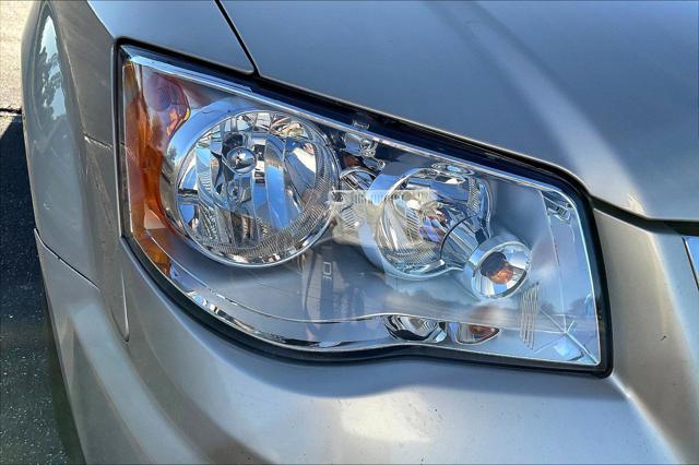 Used 2012 Chrysler Town & Country For Sale in Olive Branch, MS