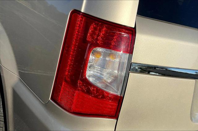 Used 2012 Chrysler Town & Country For Sale in Olive Branch, MS