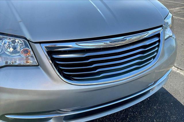 Used 2012 Chrysler Town & Country For Sale in Olive Branch, MS