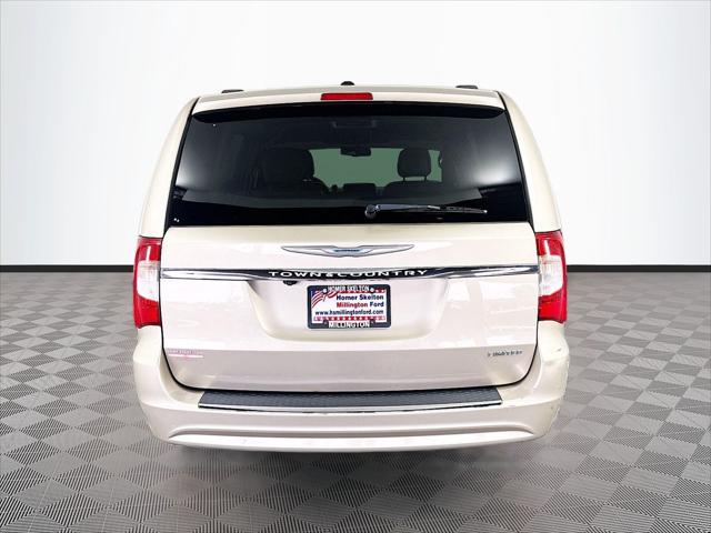 Used 2012 Chrysler Town & Country Touring For Sale in Olive Branch, MS