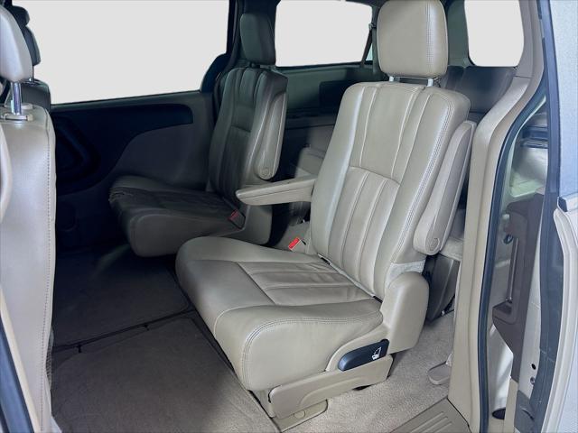 Used 2012 Chrysler Town & Country Touring For Sale in Olive Branch, MS