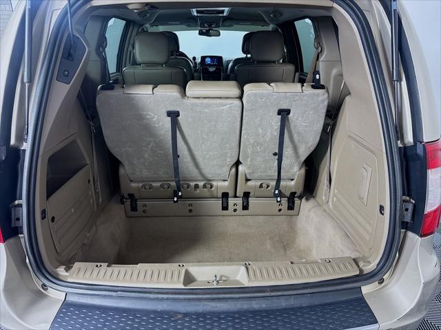 Used 2012 Chrysler Town & Country Touring For Sale in Olive Branch, MS