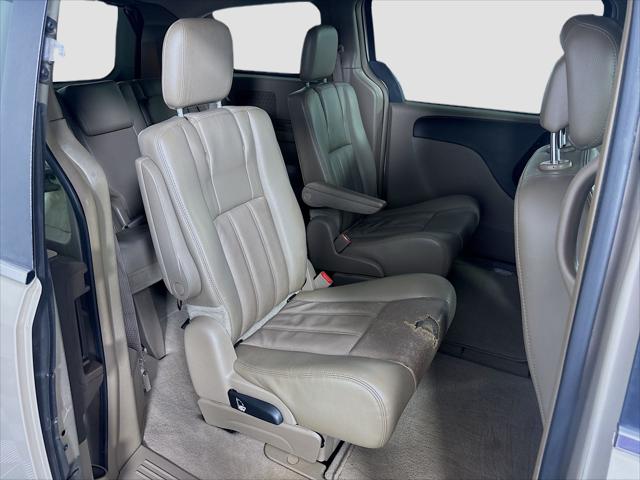 Used 2012 Chrysler Town & Country Touring For Sale in Olive Branch, MS