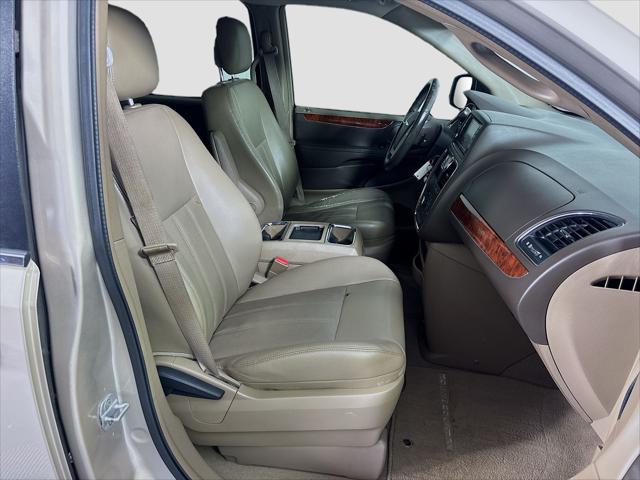 Used 2012 Chrysler Town & Country Touring For Sale in Olive Branch, MS