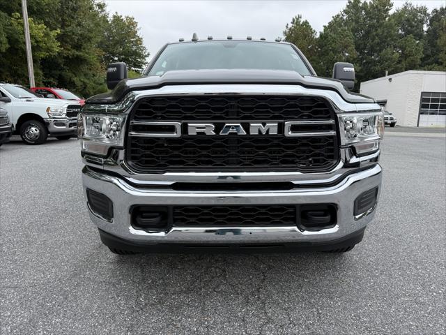 2024 RAM 3500 Tradesman Crew Cab 4x4 8 Box