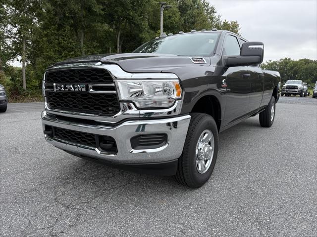 2024 RAM 3500 Tradesman Crew Cab 4x4 8 Box
