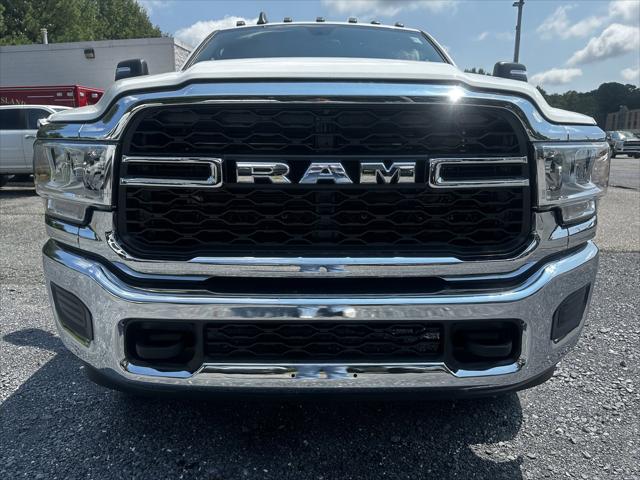 2024 RAM 3500 Tradesman Crew Cab 4x4 8 Box