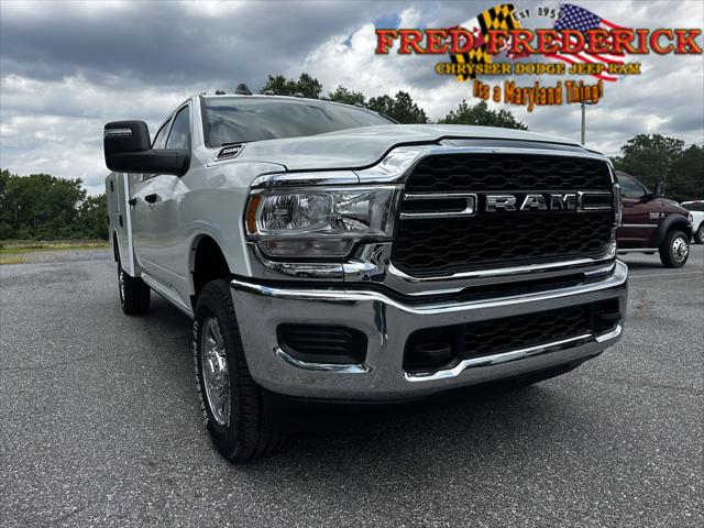 2024 RAM 3500 Tradesman Crew Cab 4x4 8 Box