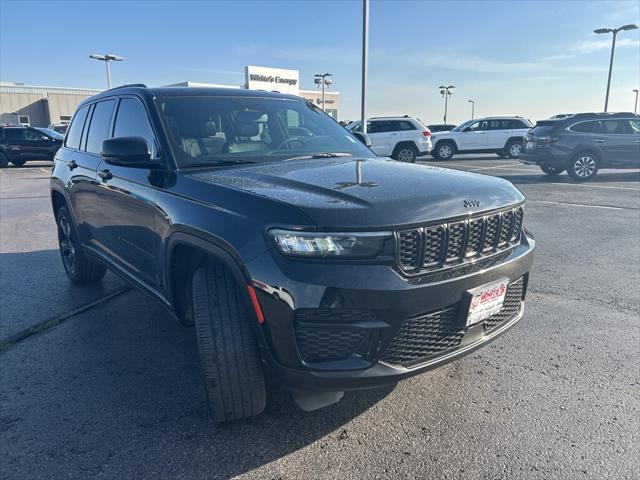 2023 Jeep Grand Cherokee Altitude 4x4 2023 Jeep Grand Cherokee Altitude 4x4