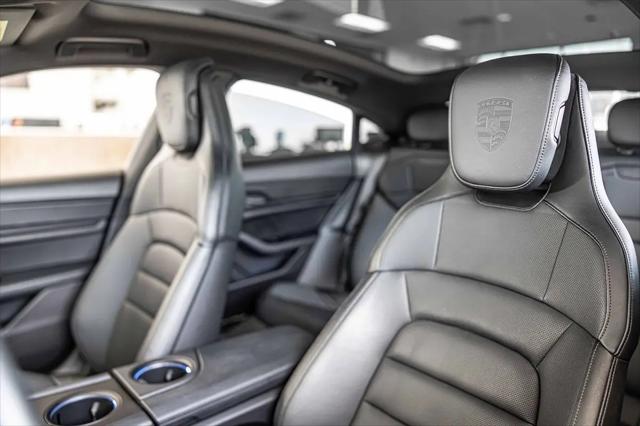 2022 Porsche Taycan Standard